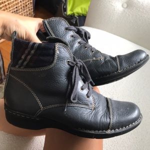 Clarks Combat Boots with Plaid Pattern- SIZE 7.5